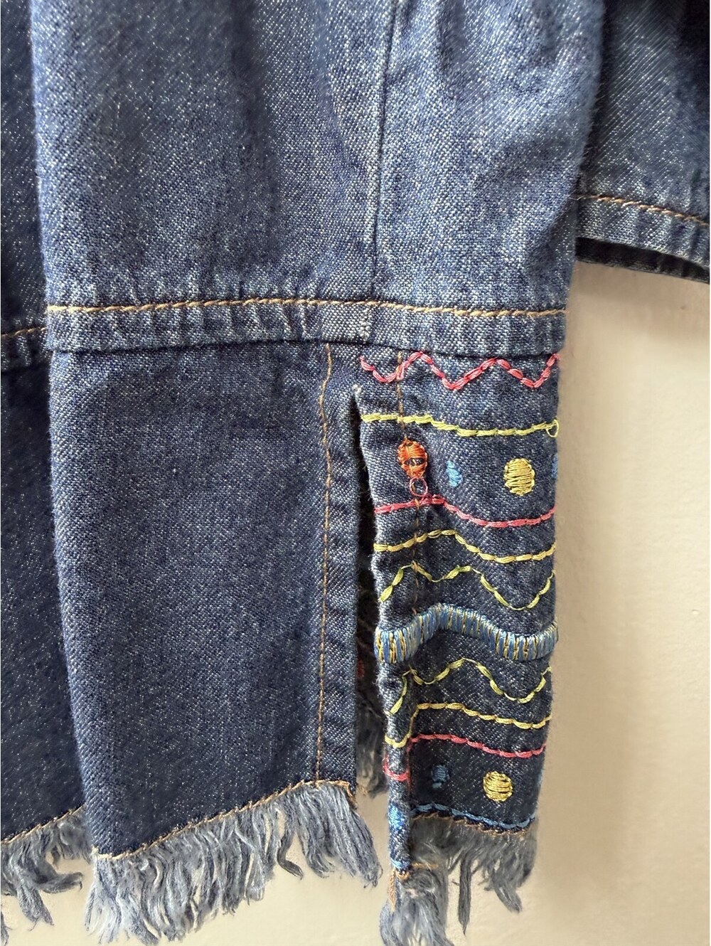 Vintage 90s Alison Daley Embroidered Fringe Denim Shirt 100% Cotton Boho Medium - Picture 4 of 9